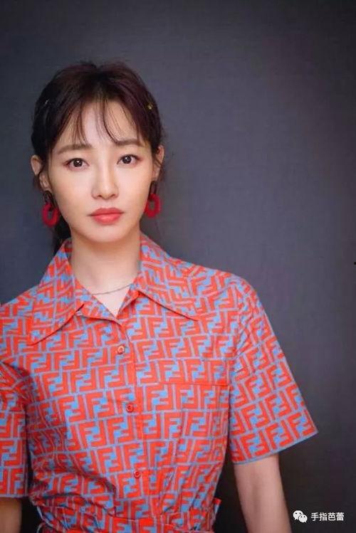 演员何白,光影交织下的演艺人生