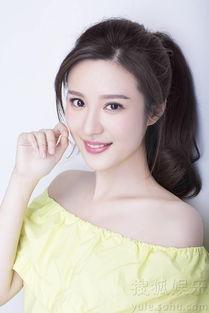 邬靖靖照片,光影中的古典美人